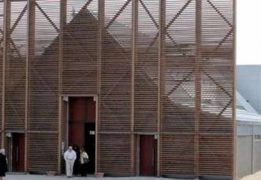 L’AQUILA: RIMOZIONE COMPLESSO FRATERNA TAU, LA SOLIDARIETA’ DELLA CGIL