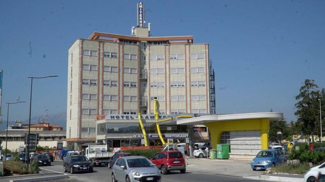 L’AQUILA: APRE IL NUOVO BAR AMITERNUM, PER L’ALBERGO ALTRI DUE MESI DI ATTESA