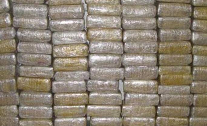 PESCARA: SEQUESTRATI 51 CHILI DI DROGA, ARRESTATI DUE FRATELLI DI 37 E 21 ANNI