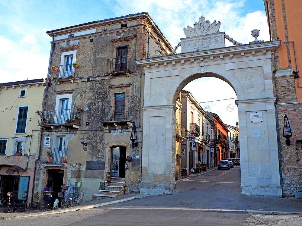 GUARDAGRELE BENE COMUNE, “UFFICIO TECNICO COMUN AI MINIMI TERMINI, SCELTE SBAGLIATE E DOSSIER FERMI”