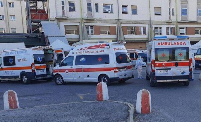 COVID L’AQUILA: PEZZOPANE INVOCA L’ESERCITO, “EMERGENZA DRAMMATICA, BASTA CHIACCHIERE, VIA IL DIRETTORE TESTA”