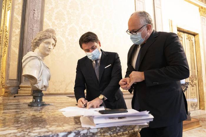DECRETO RISTORI QUATER, RINVIO TASSE E INDENNIZZI, PIU’ FLESSIBILITA’ PER USCIRE DA ZONE ROSSE E ARANCIONI