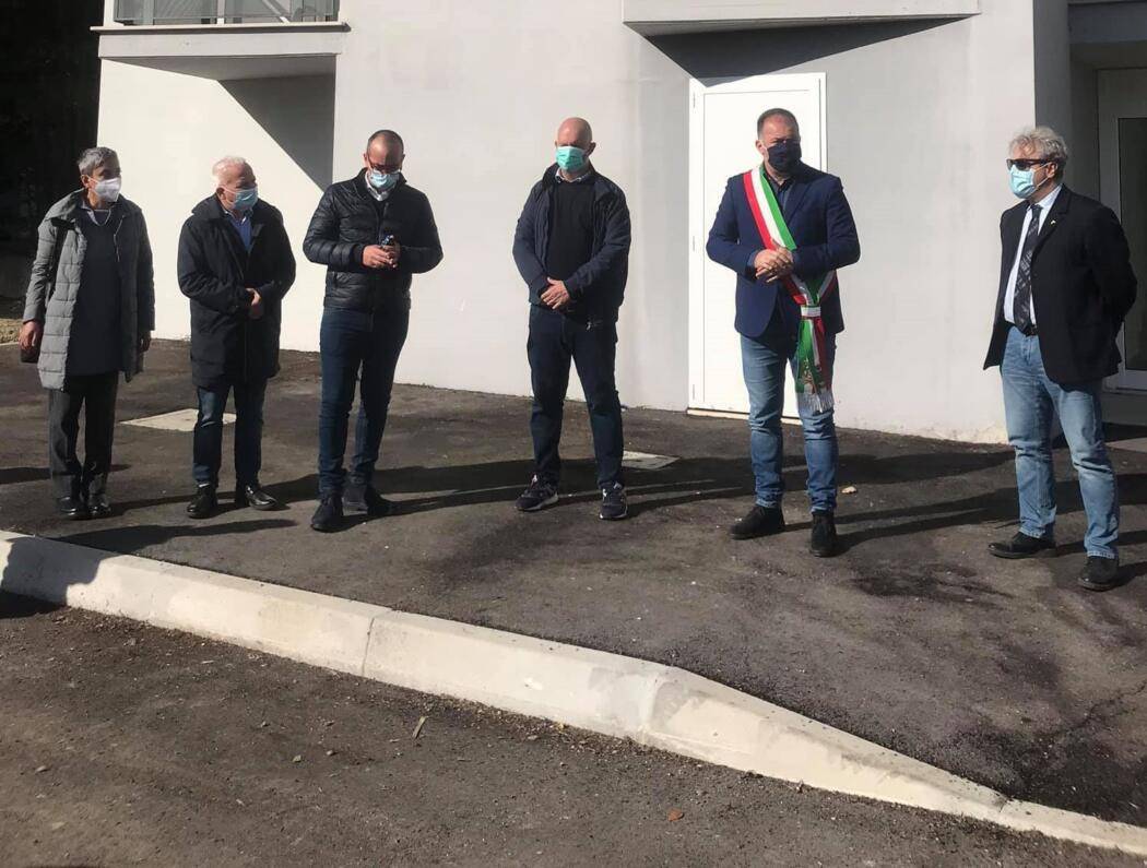 MONTESILVANO: SINDACO DE MARTINIS CONSEGNA LE CHIAVI DEGLI ALLOGGI PEEP IN VIA SALIERI