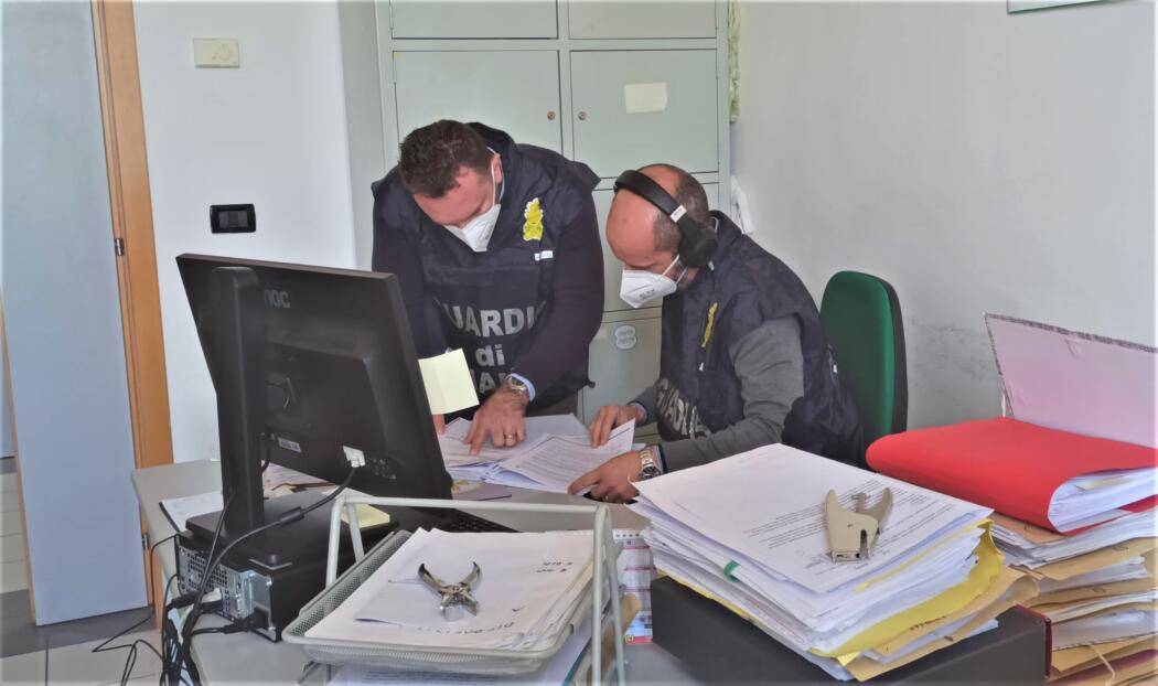 TERAMO: TRUFFA ALLA ASL SU FORNITURA MACCHINARI, 7  PERSONE INDAGATE E 4 SOCIETA’ COINVOLTE