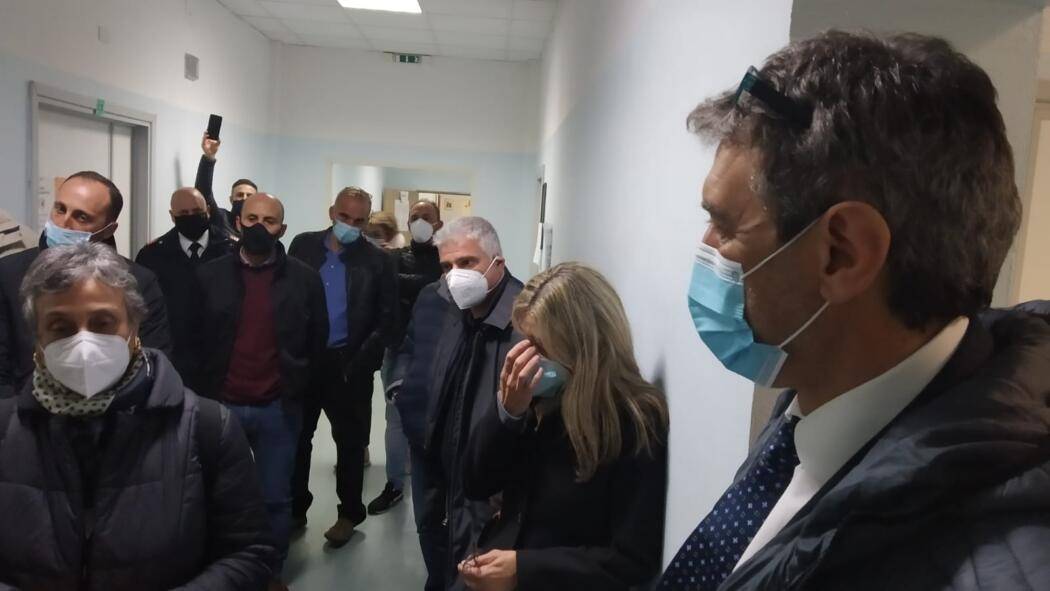 COVID: ABRUZZO RISCHIA ZONA ARANCIONE SUMMIT IN REGIONE, PIU’ POSTI LETTO