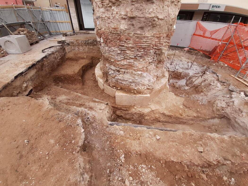 L’AQUILA: TESORI ARCHEOLOGICI RIEMERSI DAL CANTIERE DEL TORRIONE