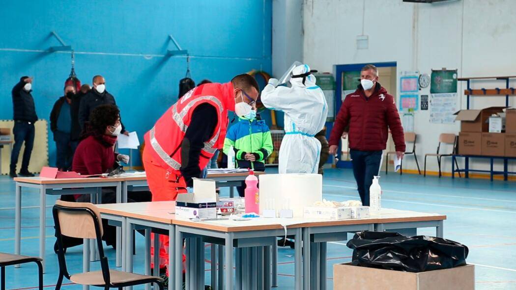 COVID L’AQUILA: CERCASI VOLONTARI, AVVISO COMUNE SCADE DOMANI ALLE 18