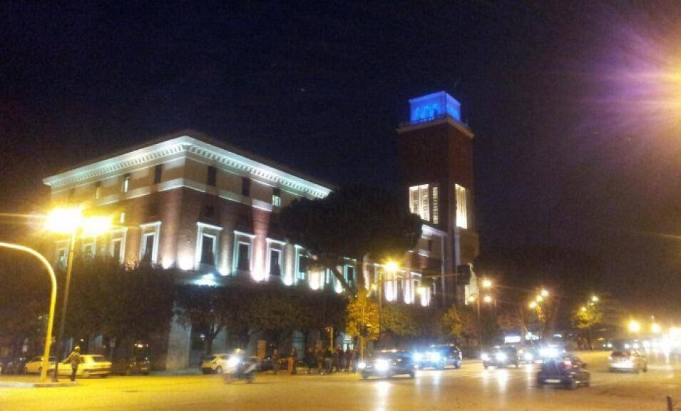 GIORNATA CONTRO LA VIOLENZA SULLE DONNE: TORRE CIVICA DI PESCARA SI COLORA DI ARANCIONE
