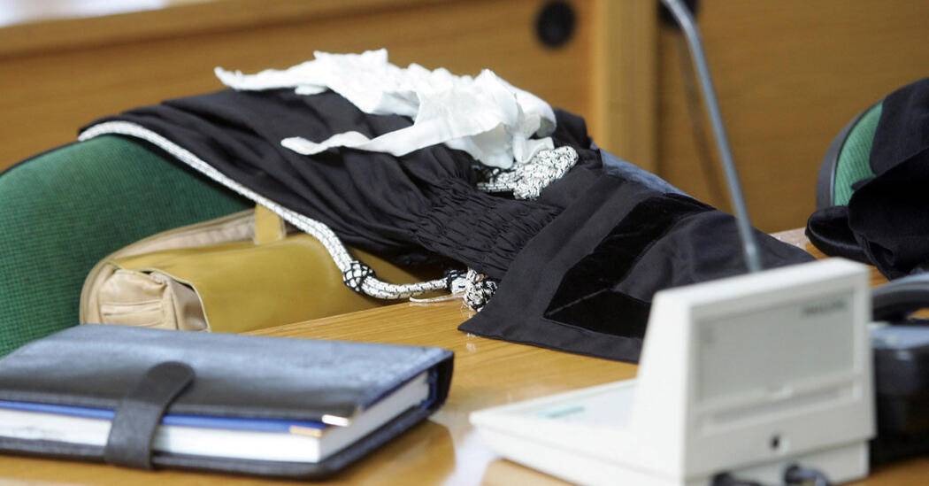 UCCISE IL NONNO: ASSOLTO 15ENNE, INCAPACE DI INTENDERE E VOLERE