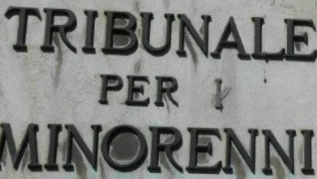 TRIBUNALE MINORENNI L’AQUILA: “PERSONALE DIMEZZATO, IMPOSSIBILE GARANTIRE SERVIZIO”, LA DENUNCIA