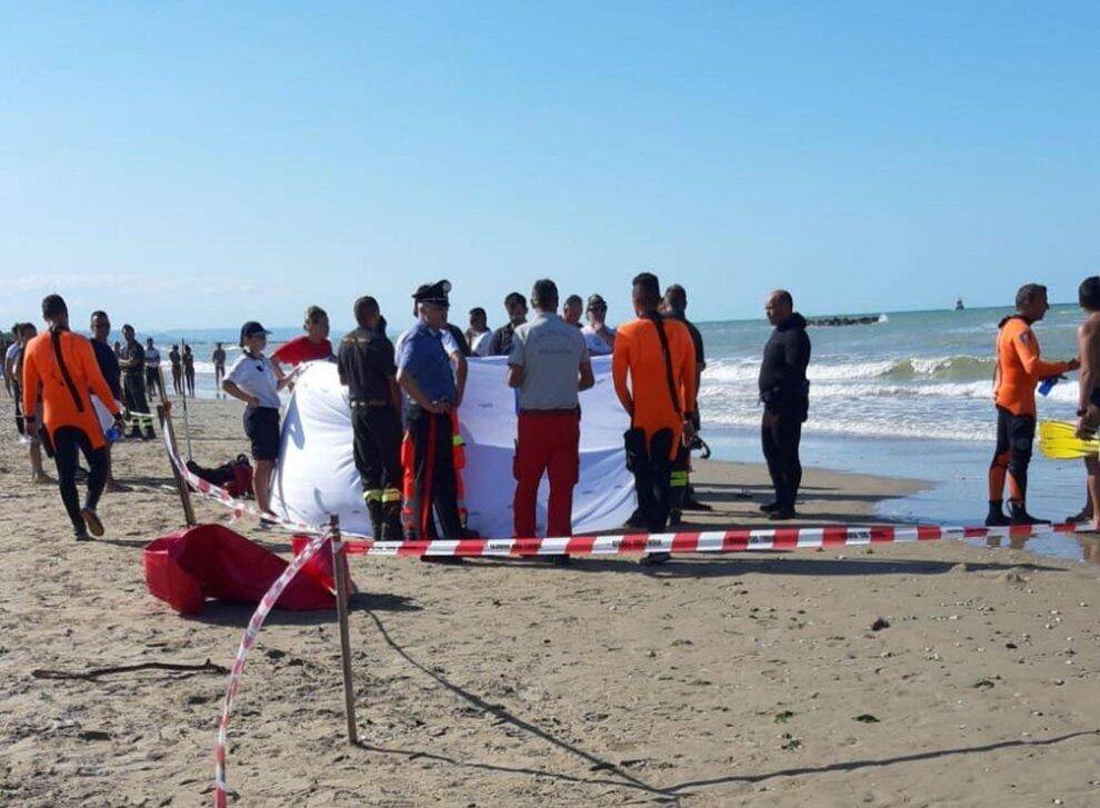 FRATELLINI MORTI IN MARE: A GIUDIZIO GENITORI E DUE DIPENDENTI COMUNALI