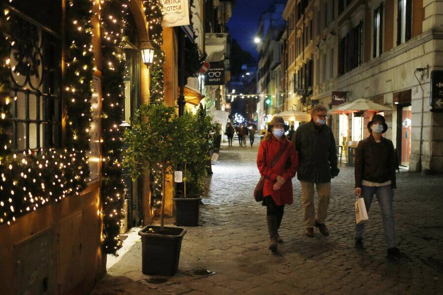 COVID, GOVERNO DIVISO SU LOCKDOWN NAZIONALE: SI TRATTA SU STRETTA NATALE