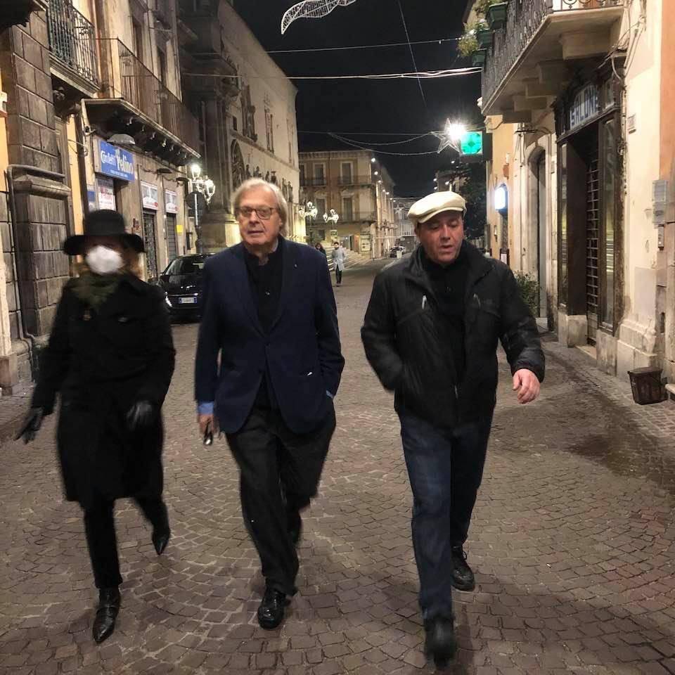SULMONA: SGARBI QUERELA SINDACO, “E’ IGNORANTE”, L’ANNUNCIO: “PRESENTERO’ LA MIA LISTA”