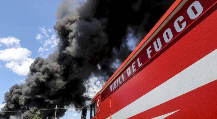 DOMATO INCENDIO A TORNIMPARTE, A FUOCO STERPAGLIE