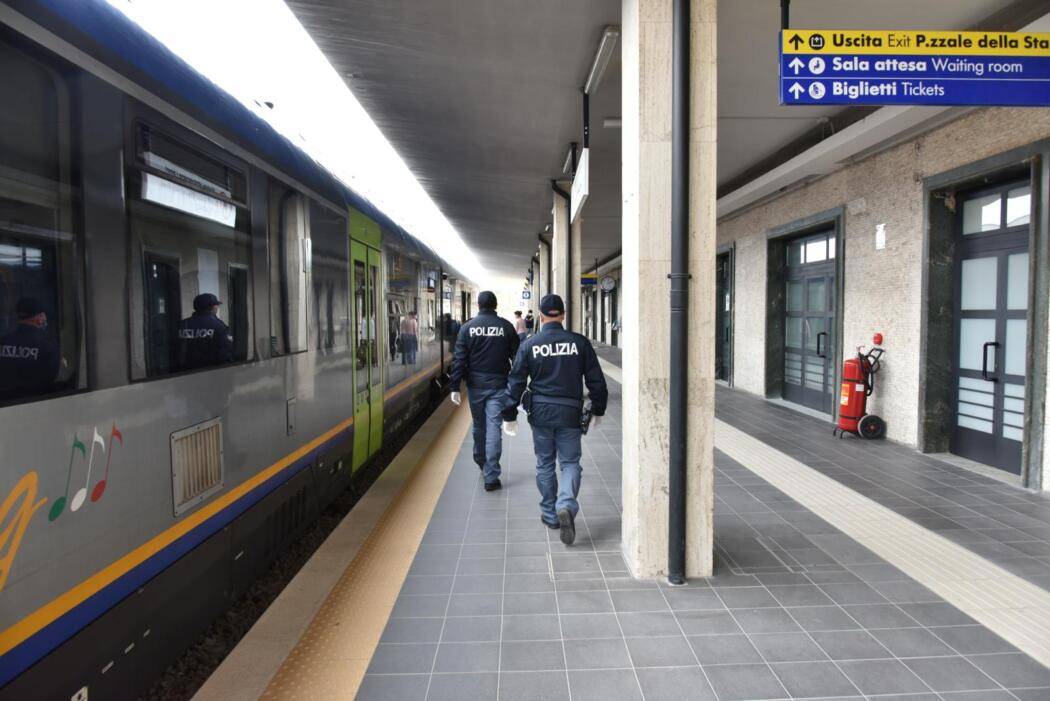 CONTROLLI POLFER NELLE STAZIONI ABRUZZESI: DUE ARRESTATI E UN INDAGATO
