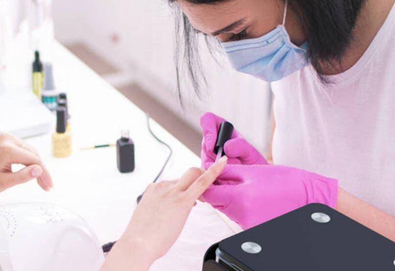 ZONE ROSSE, PARRUCCHIERI E CENTRI ESTETICI: “LUOGHI SICURI, FATECI LAVORARE”