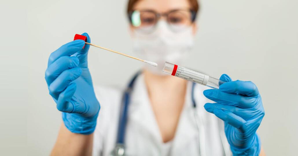 COVID ABRUZZO: 79 CASI, 9 DECESSI E 251 GUARITI. RICOVERI IN CALO, POSITIVITA’ ALL’1.2 PER CENTO