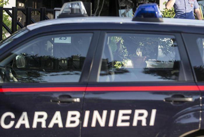 L’AQUILA, BENZINA SULLA COMPAGNA PER DARLE FUOCO: CONVALIDATO ARRESTO PER 44ENNE MACEDONE