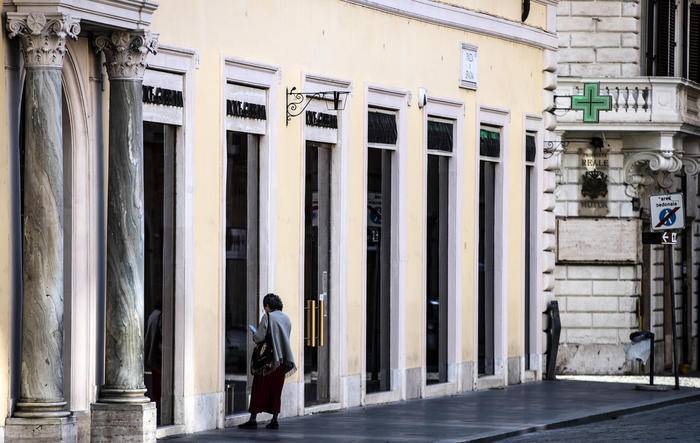 LOCKDOWN PER NON VACCINATI, COSTITUZIONALISTA: “BISOGNA ESSERE MOLTO CAUTI”