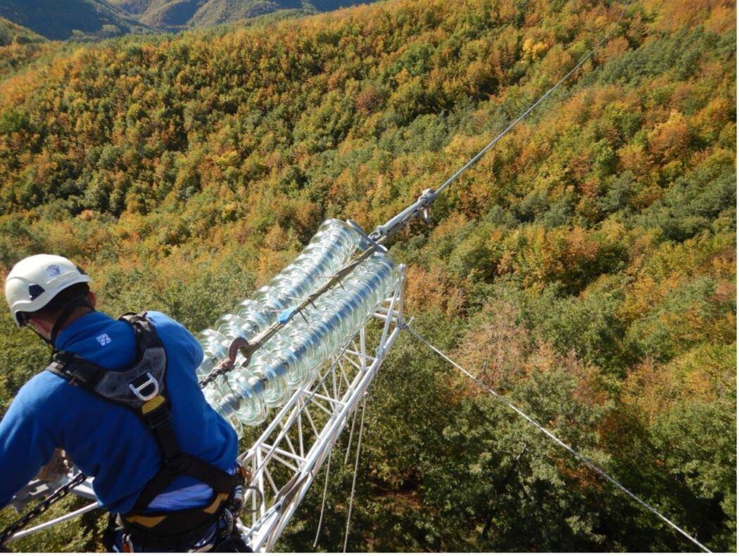 TERNA ABRUZZO, INSTALLATI OLTRE 30 DISPOSITIVI DI MONITORAGGIO PER LINEE ELETTRICHE CRITICHE