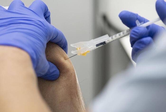 VACCINI: CARABINIERI SUPPORTANO OVER 70 PER PRENOTAZIONI