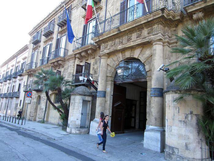 COVID: INVIATI DATI FALSI SULLA PANDEMIA A ISS, PER RESTARE IN ZONA GIALLA, ARRESTI IN SICILIA