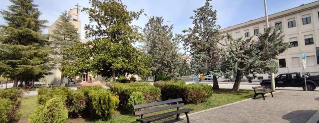 SULMONA: VOLONTARI ALL’OPERA NEI GIARDINI TRIBUNALE E LOCALITA’ CROCETTA