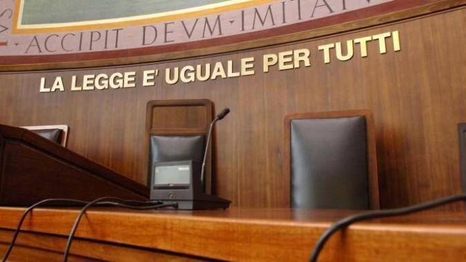 VACCINI A MAGISTRATI IN ABRUZZO, E’ POLEMICA: MARCOZZI, “MIA NONNA 90ENNE IN ATTESA”