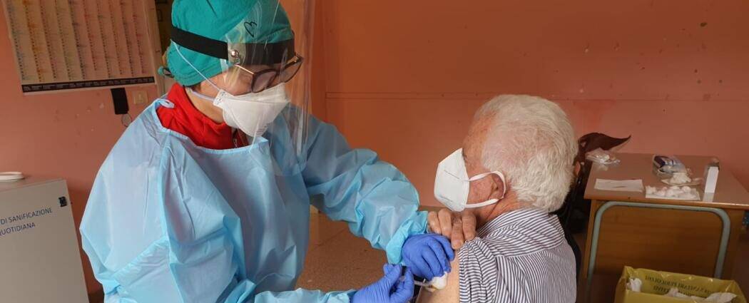 COVID, ASL CHIETI: STRETTA SU VACCINI NELLE ZONE ROSSE