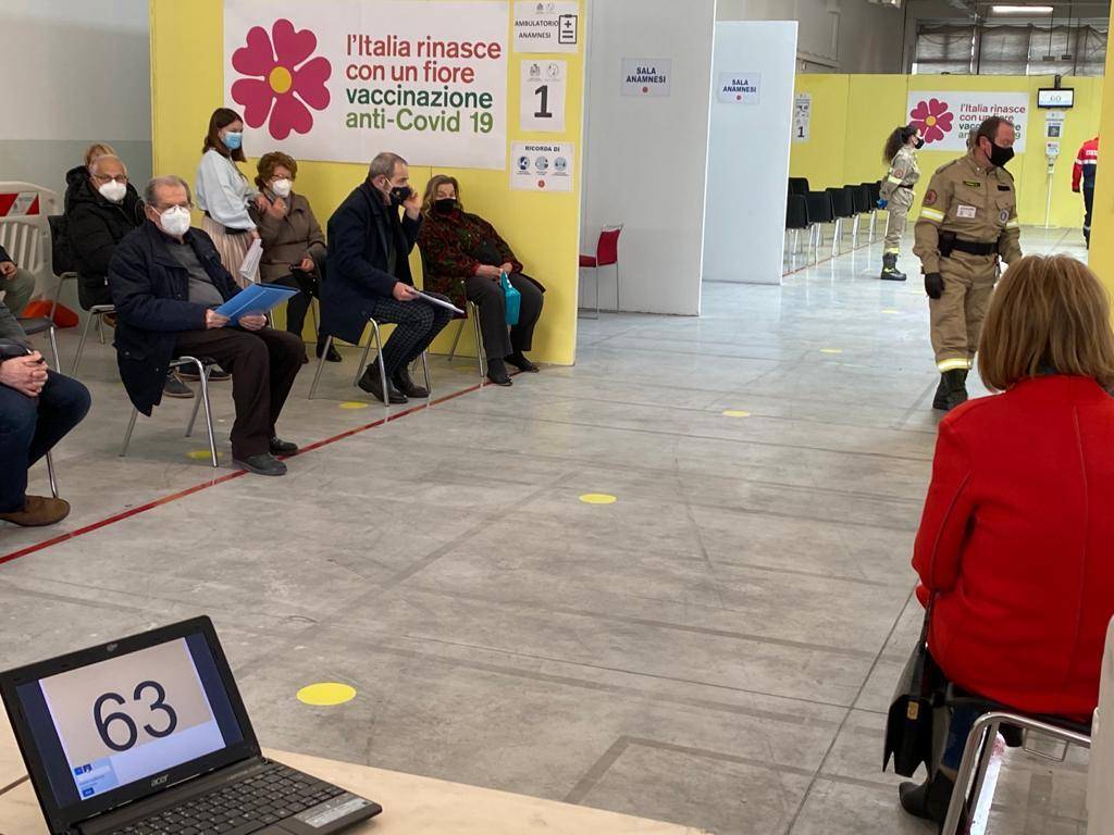 VACCINI ANTI COVID, OPEN DAY PESCARA: DISPONIBILI ALTRE 250 DOSI