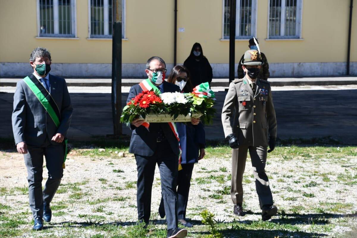 25 APRILE: A L’AQUILA CELEBRAZIONE CON SINDACO BIONDI ALLA CASERMA CAMPOMIZZI
