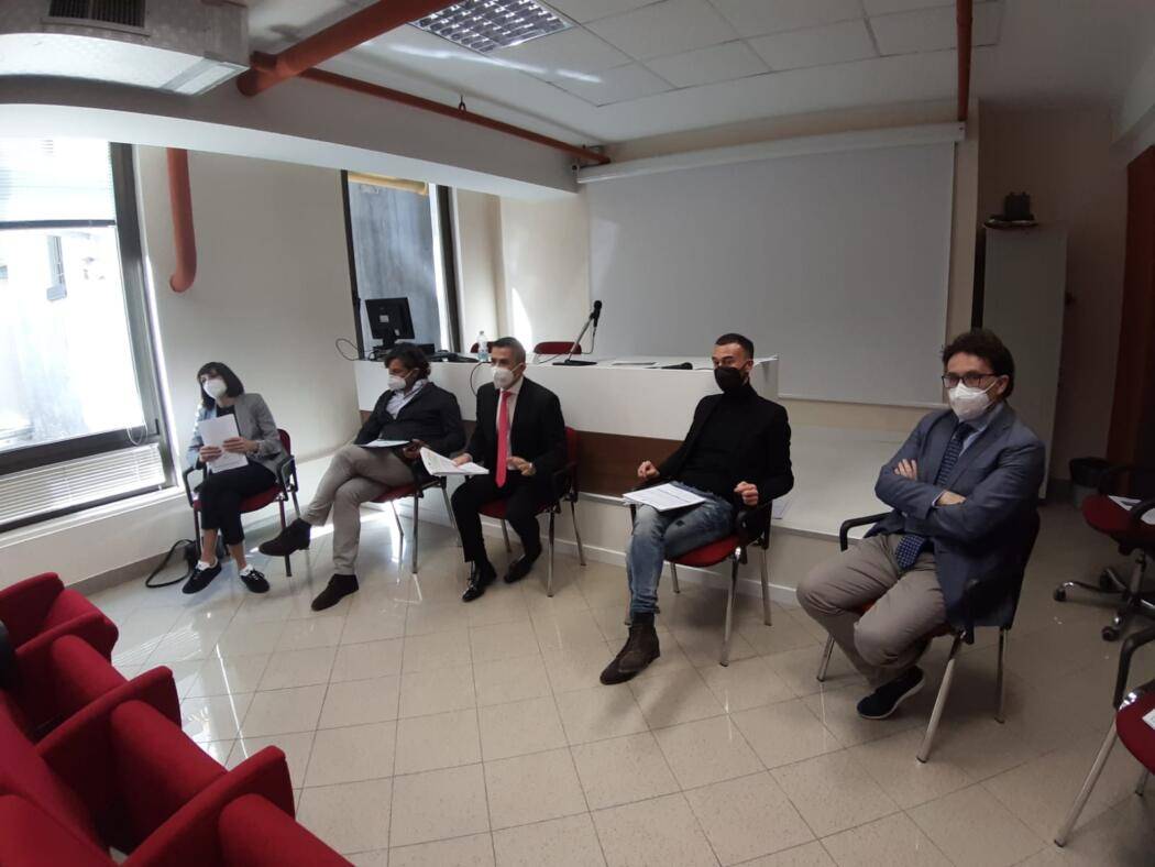 SEPOLTURA BIMBI MAI NATI, CENTROSINISTRA: “LEGGE INUTILE, FDI PENSI A DONNE E DIRITTI CIVILI”