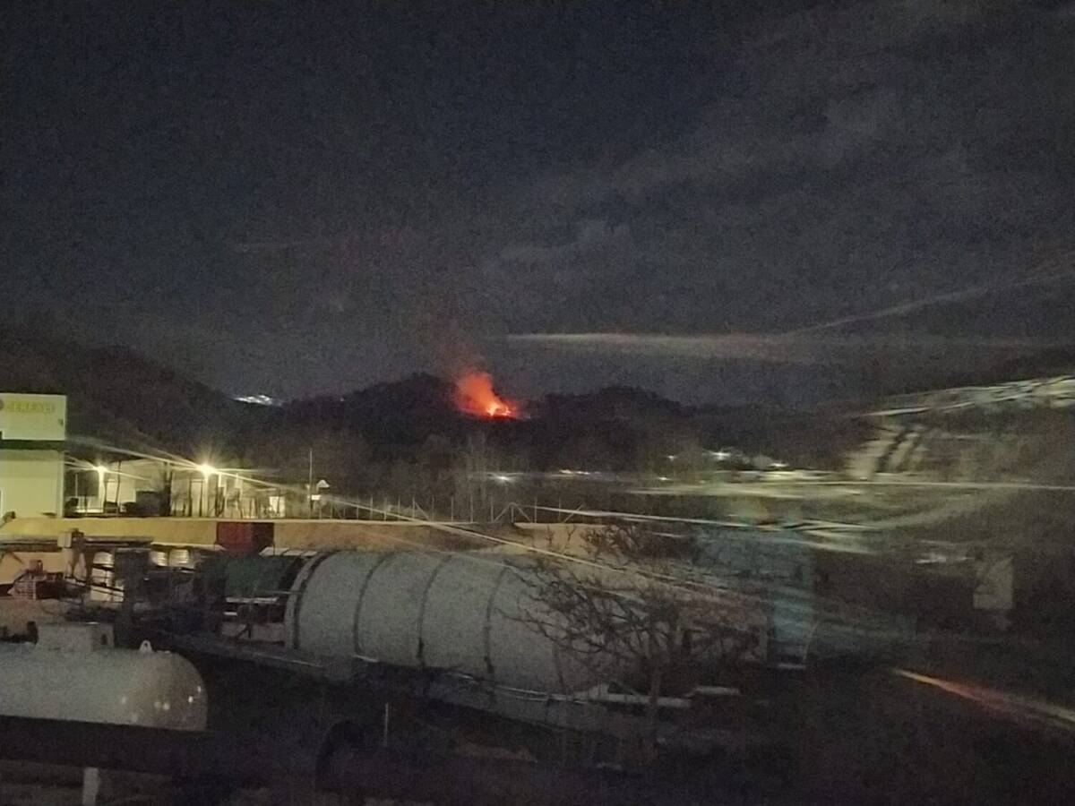 MONTEREALE, ROGO DIVAMPATO IN ZONA BOSCHIVA DOMATO DAI VIGILI DEL FUOCO