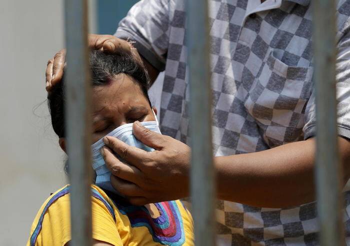 COVID: DRAMMA INDIA, DILAGA VARIANTE DOPO RADUNI DI MASSA, SPERANZA VIETA INGRESSO IN ITALIA