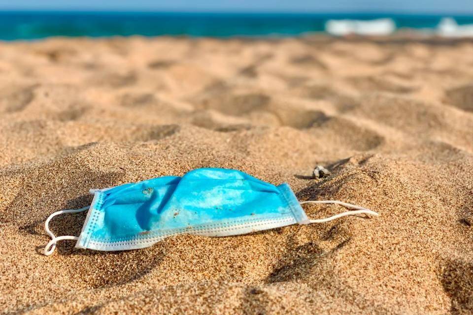 COVID, PREGLIASCO: “MASCHERINA ANCHE IN SPIAGGIA, LANCIAMO MODA ABBRONZATURA CON IL SEGNO”