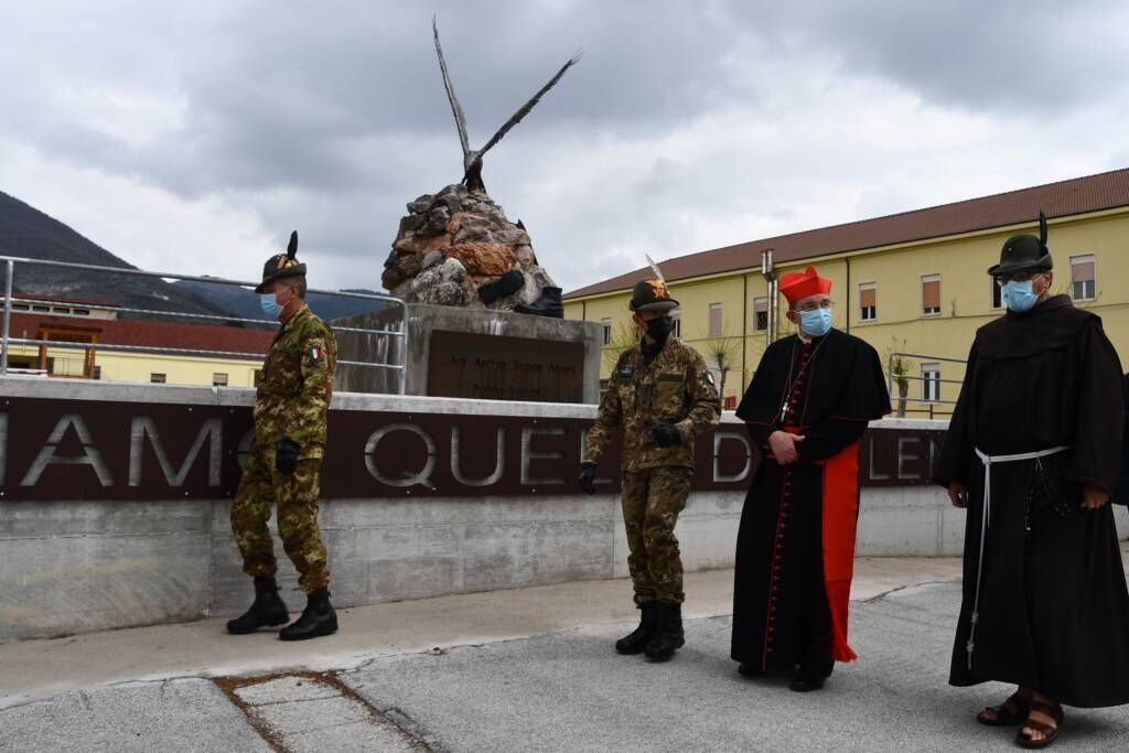ALPINI E L’AQUILA, “LEGAME PROFONDO”: CARDINALE PETROCCHI VISITA NONO REGGIMENTO