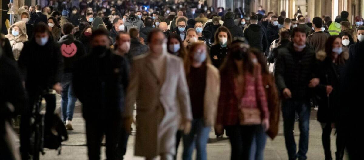 COVID: L’ABRUZZO SI PREPARA A ZONA GIALLA, OGGI OPEN DAY VACCINI A PESCARA E L’AQUILA