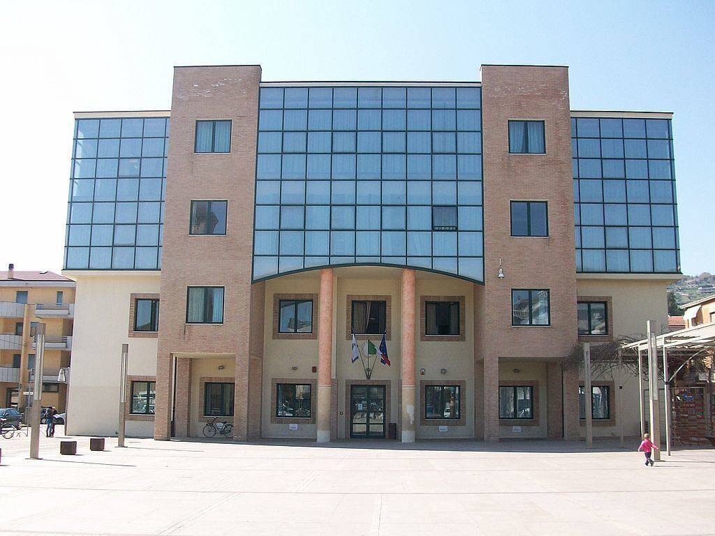 ROSETO, PUBBLICATO AVVISO PER DECLASSAMENTO AREE DA EDIFICABILI AD AGRICOLE