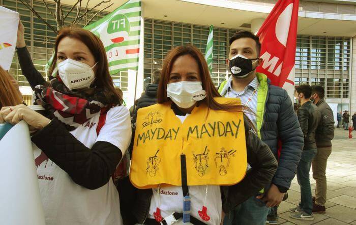 1° MAGGIO: LA PANDEMIA HA DISTRUTTO 900 MILA POSTI DI LAVORO, DONNE LE PIÙ COLPITE