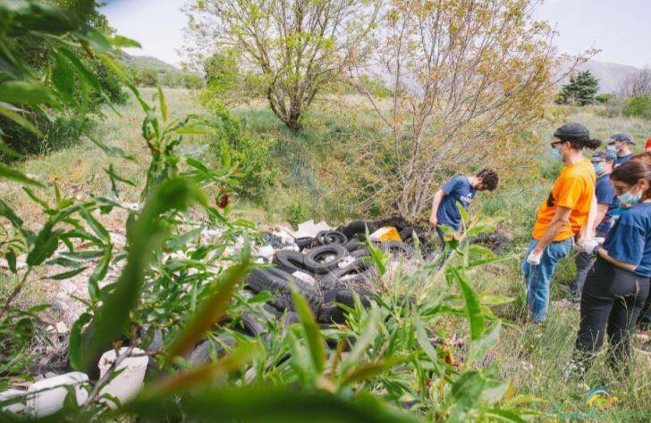 AVEZZANO: SCOPERTA DISCARICA PNEUMATICI IN GIORNATA ECOLOGICA PLASTIC FREE
