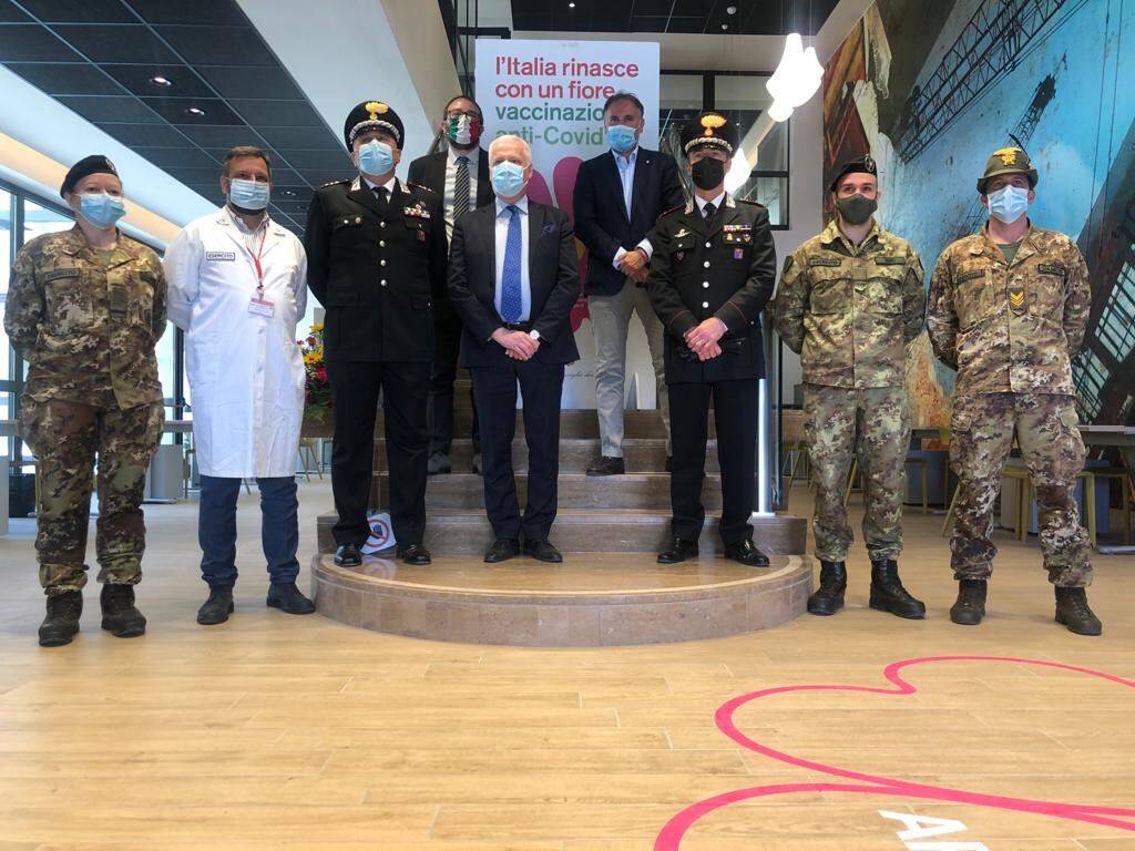 COVID L’AQUILA, OPERATIVO TEAM MOBILE DELL’ESERCITO PER LE VACCINAZIONI