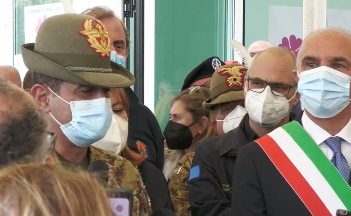FIGLIUOLO IN ABRUZZO, DALL’IMPEGNO PER I VACCINI ALLE VACANZE A SILVI MARINA: “E’ UN RITORNO A CASA”