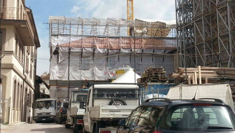 L’AQUILA, DE SANTIS: “CENTRO INVIVIBILE, UTILIZZARE MEGAPARCHEGGIO DI COLLEMAGGIO”