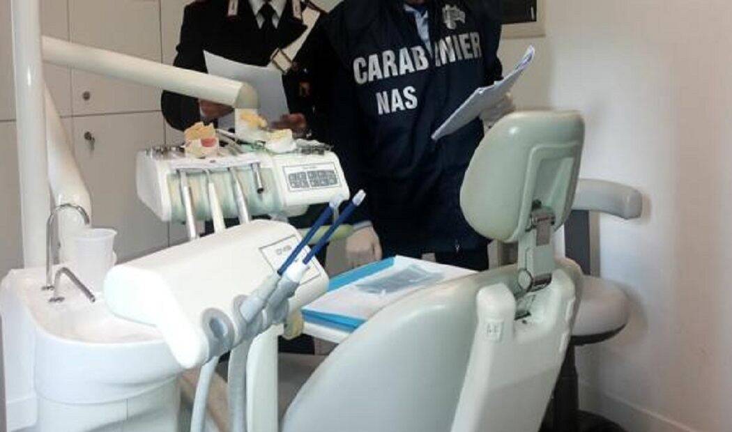 “TURISMO ODONTOIATRICO”: ARRESTATO DENTISTA ABUSIVO “RECIDIVO”