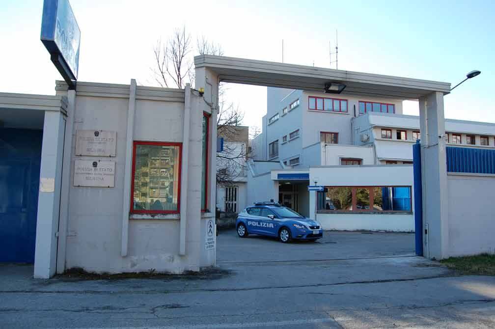 SULMONA, ALLA GUIDA SENZA PATENTE E IN STATO DI ALTERAZIONE: DENUNCIATA E SANZIONATA 46ENNE