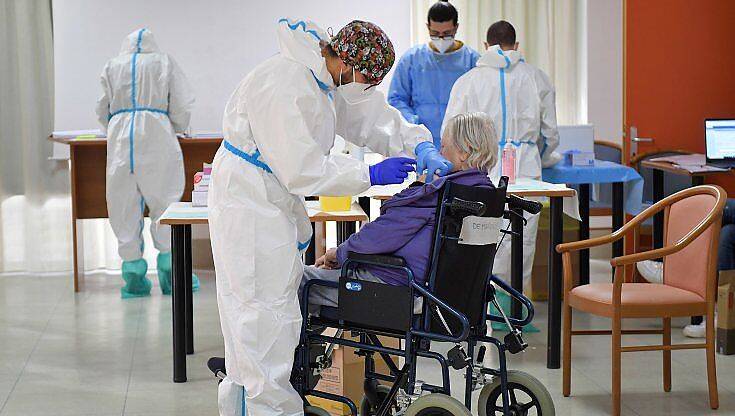 COVID: VIA LIBERA A VISITE NELLE RSA CON CERTIFICATO