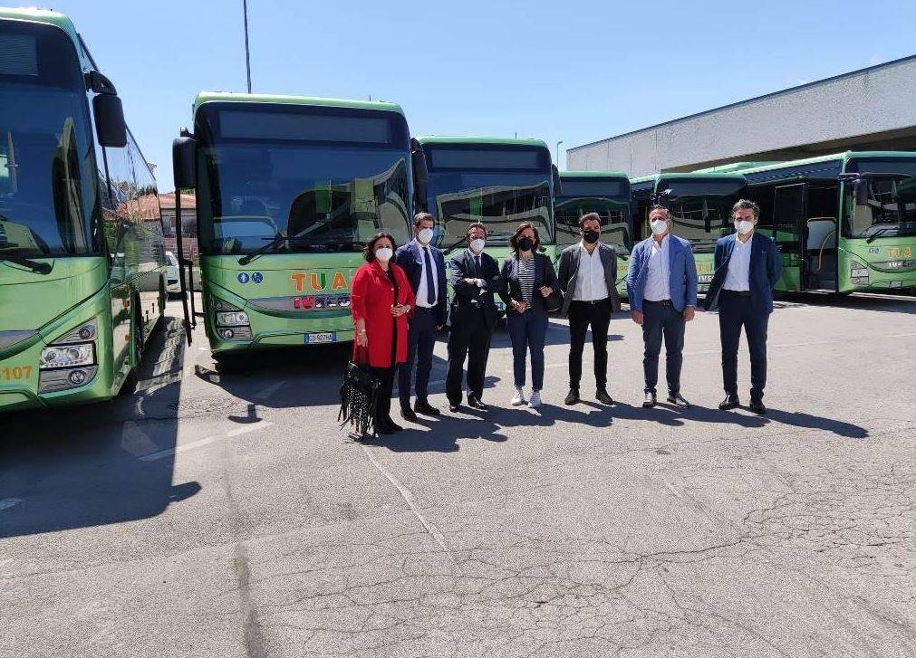 TRASPORTI TUA, 8 NUOVI AUTOBUS A BASSO IMPATTO AMBIENTALE ENTRANO IN SERVIZIO NEL TERAMANO