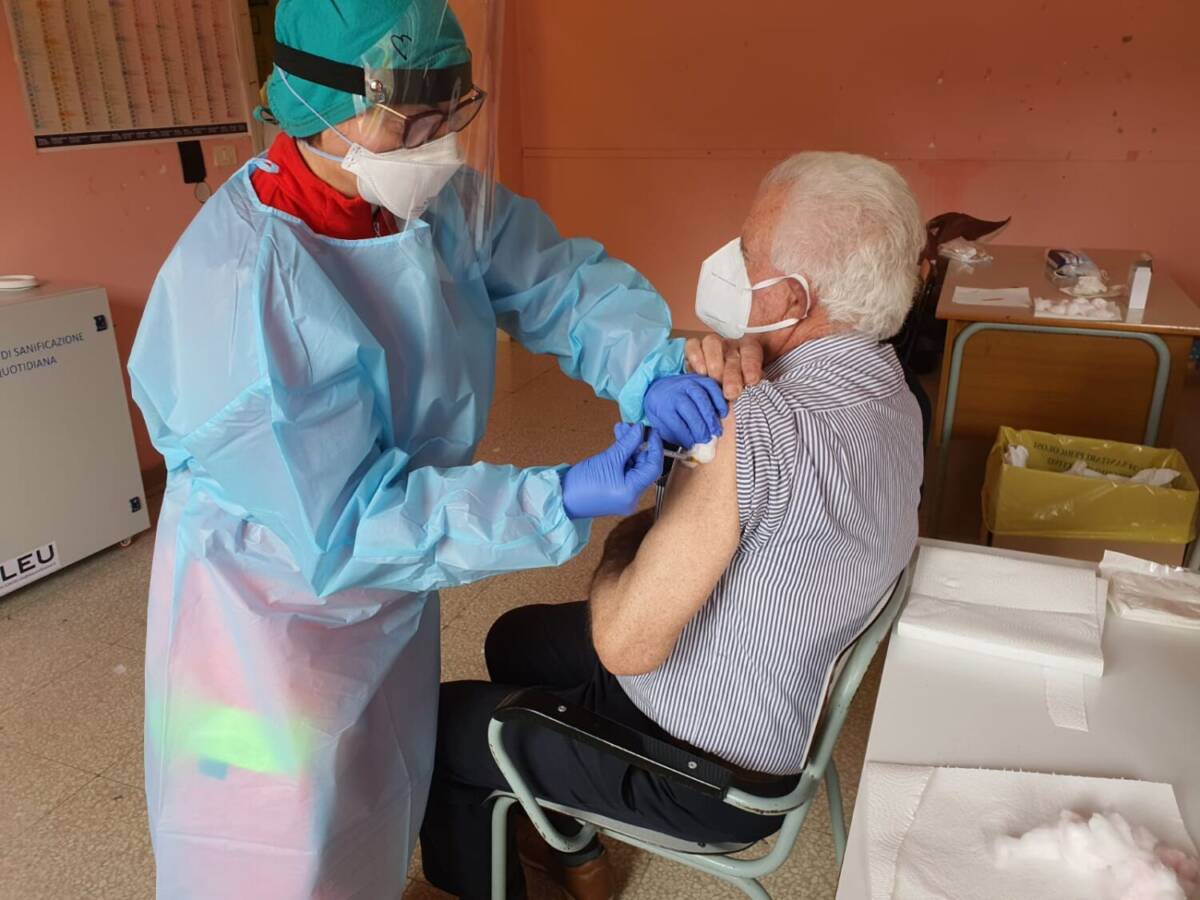 COVID, IN ABRUZZO VACCINATO CON PRIMA DOSE L’87 PER CENTO DEGLI OVER 80