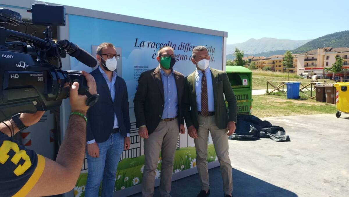 L’AQUILA, A PIAZZA D’ARMI INAUGURATA ECOISOLA PER COMMERCIANTI