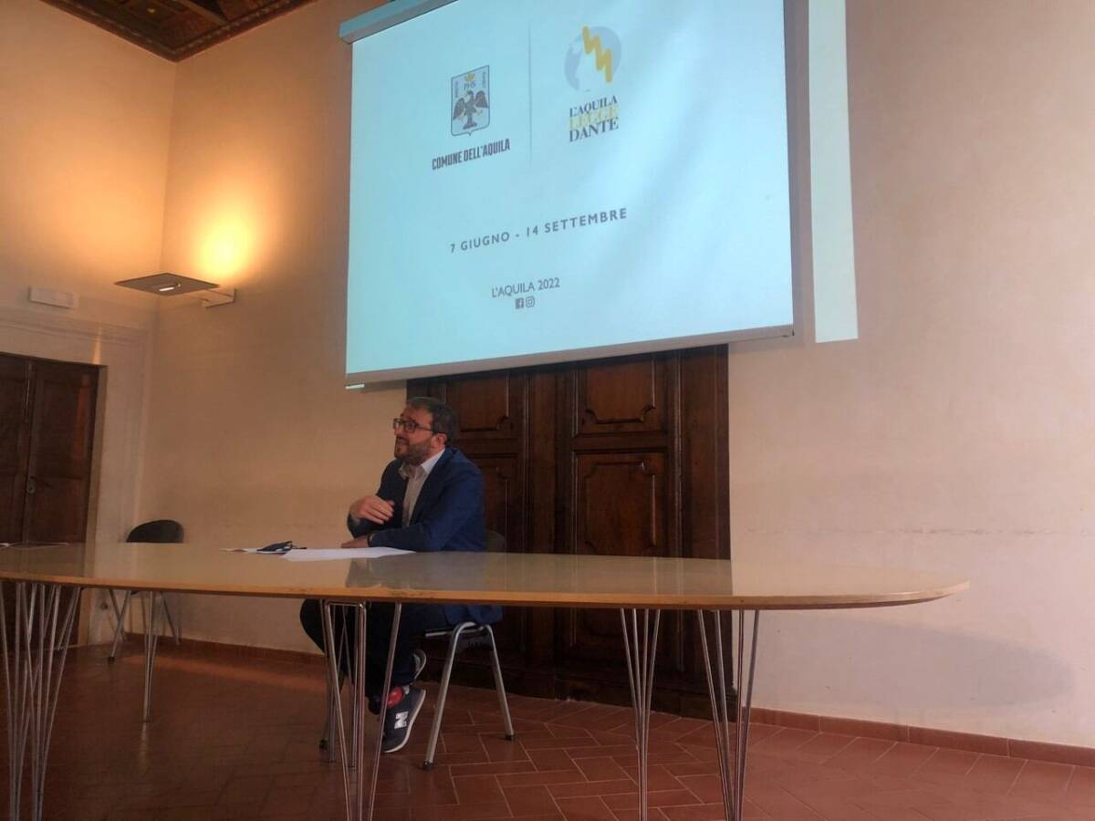 “L’AQUILA LEGGE DANTE”, I CANTI DELLA DIVINA COMMEDIA PER 100 GIORNI SUI SOCIAL DEL COMUNE